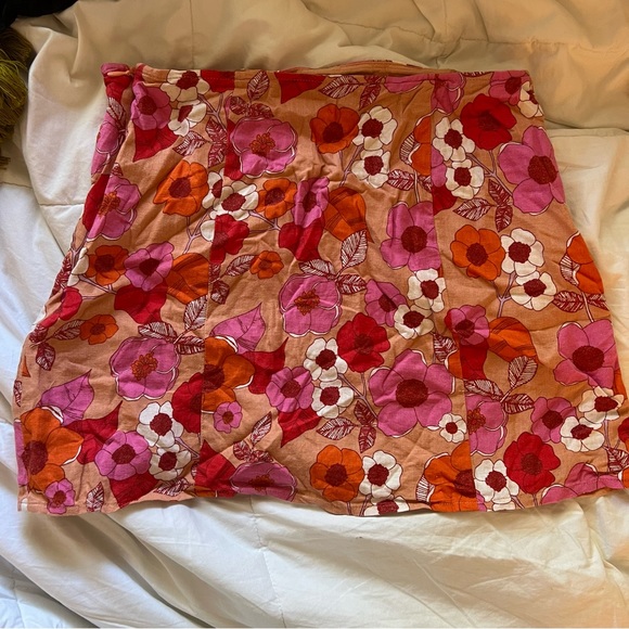 UO Rosie Notched Pelmet Mini Skirt - Picture 4 of 7